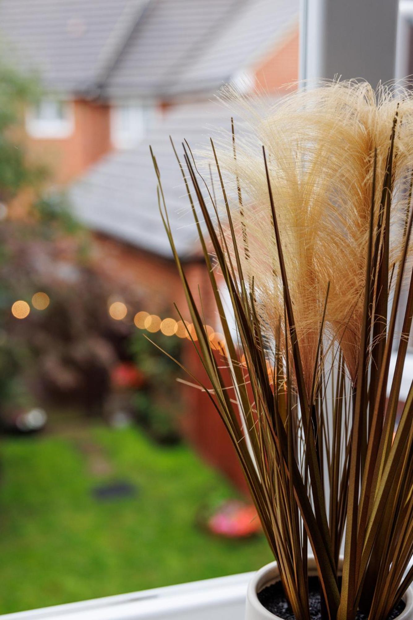 Comfortable 4-Bedroom Home In Aylesbury Ideal For Contractors Professionals Or Larger Families Ngoại thất bức ảnh